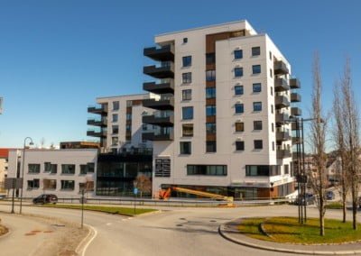 2*sst/solgl 70-35/laminert/lydgl-Ral 7021 -rekkverk Kraft